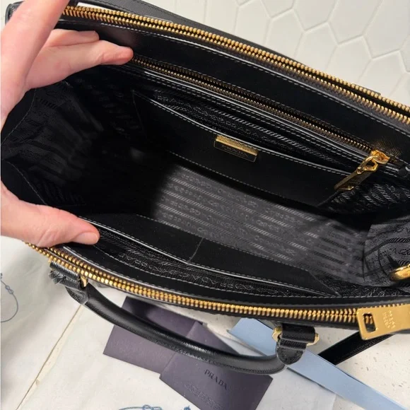 Authentic Prada large Saffiano Leather Bag -  (Retails for $5100) - Picture 8 of 16